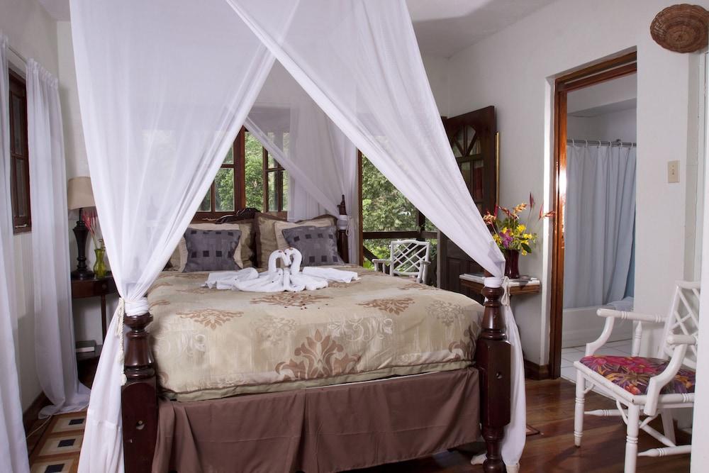 Forres Park Hotel Kingston Ngoại thất bức ảnh