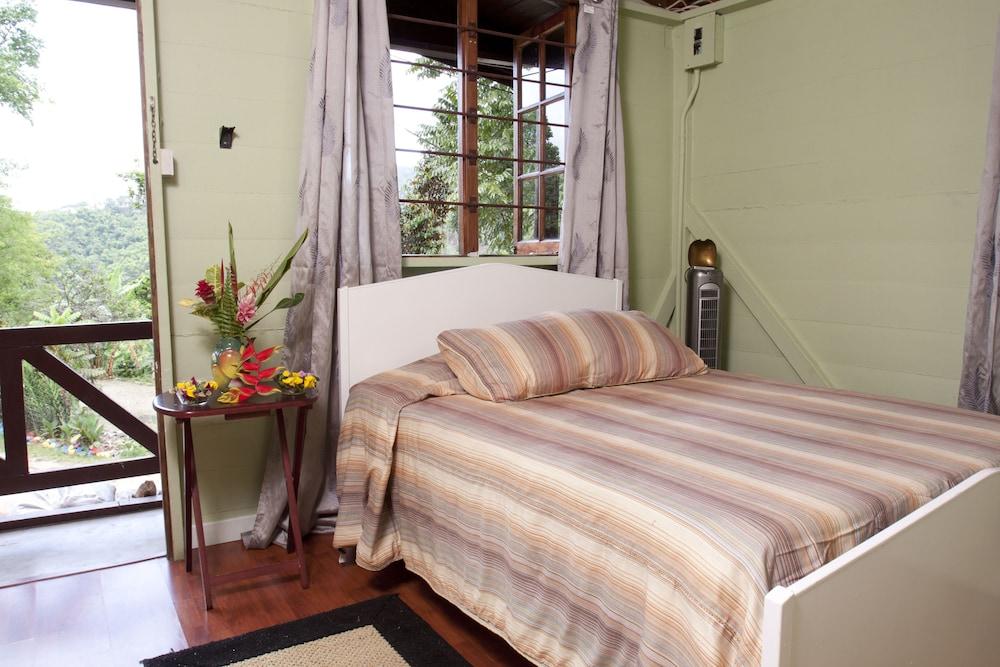 Forres Park Hotel Kingston Ngoại thất bức ảnh